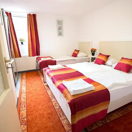 Magnolia Apartmanhaz * Balatonfured