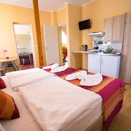 Апартаменты Magnolia Apartmanhaz *